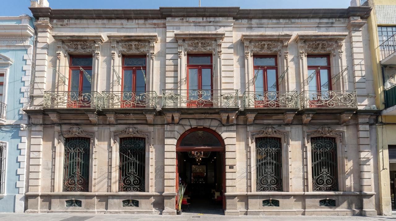 Montaje del mercado en Casa de los Ángeles